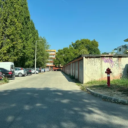 Lägenhet City Apartman Szekesfehervar